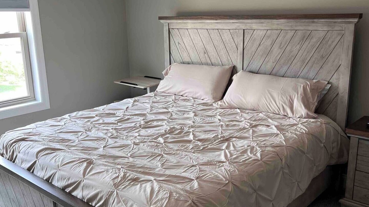 Photo of Bedroom in Shorewood