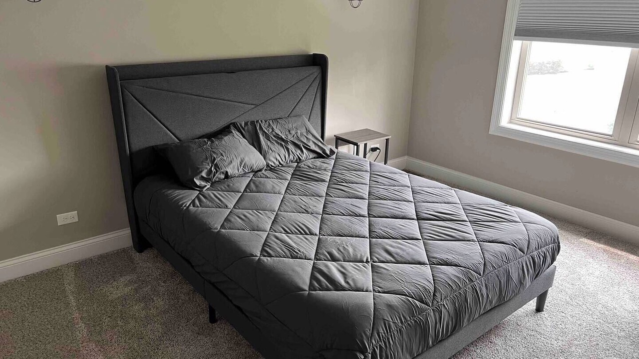 Photo of Bedroom in Shorewood