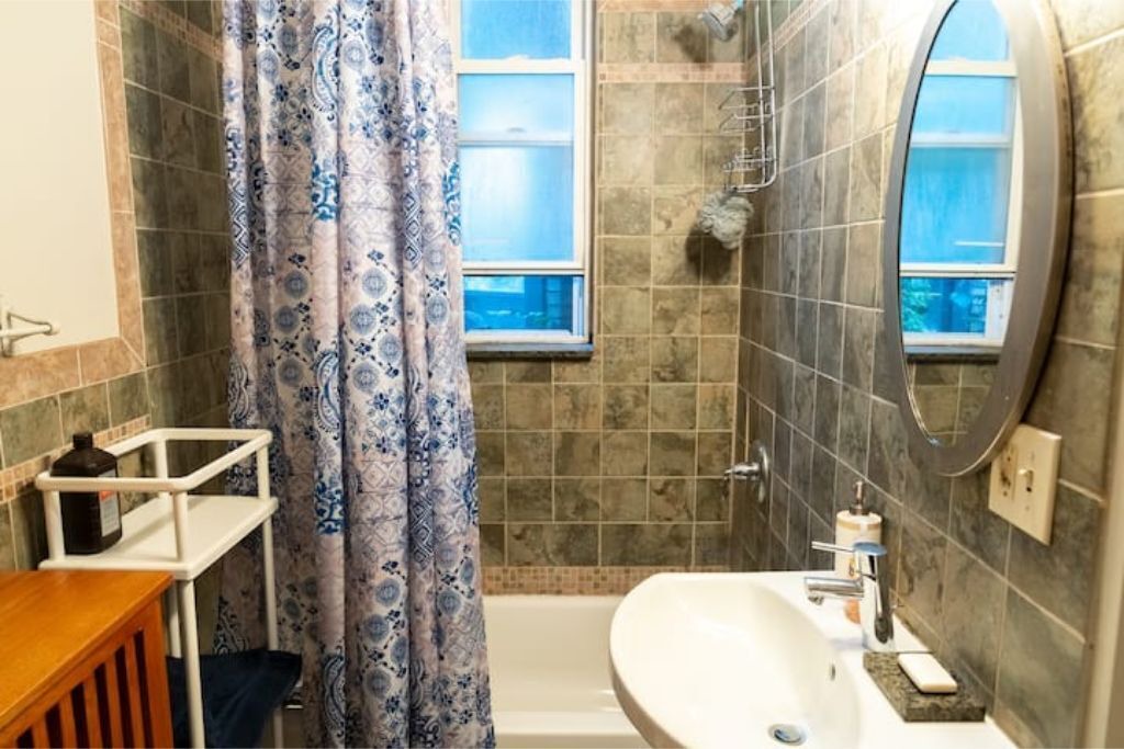 Photo of Bathroom in Grand Boulevard