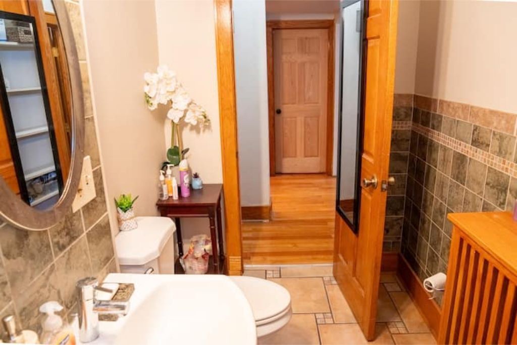 Photo of Bathroom in Grand Boulevard