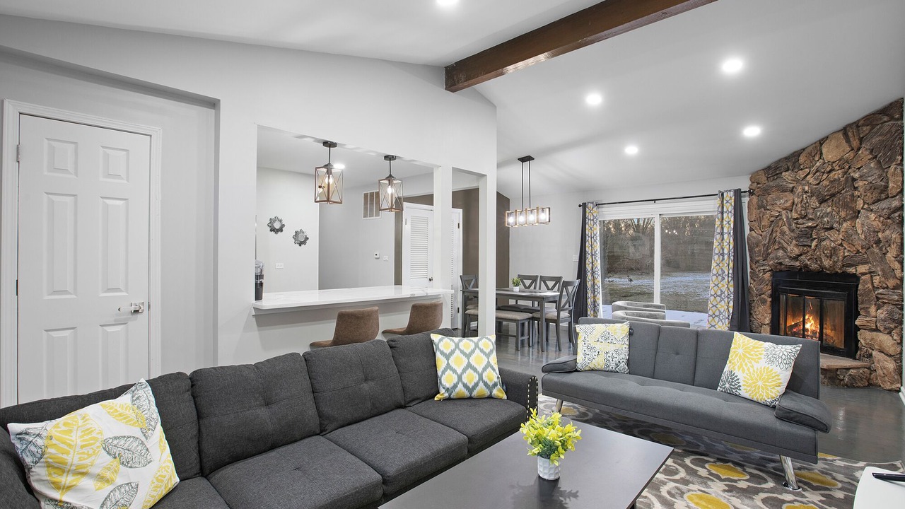 Photo of Livingroom in Fox Valley
