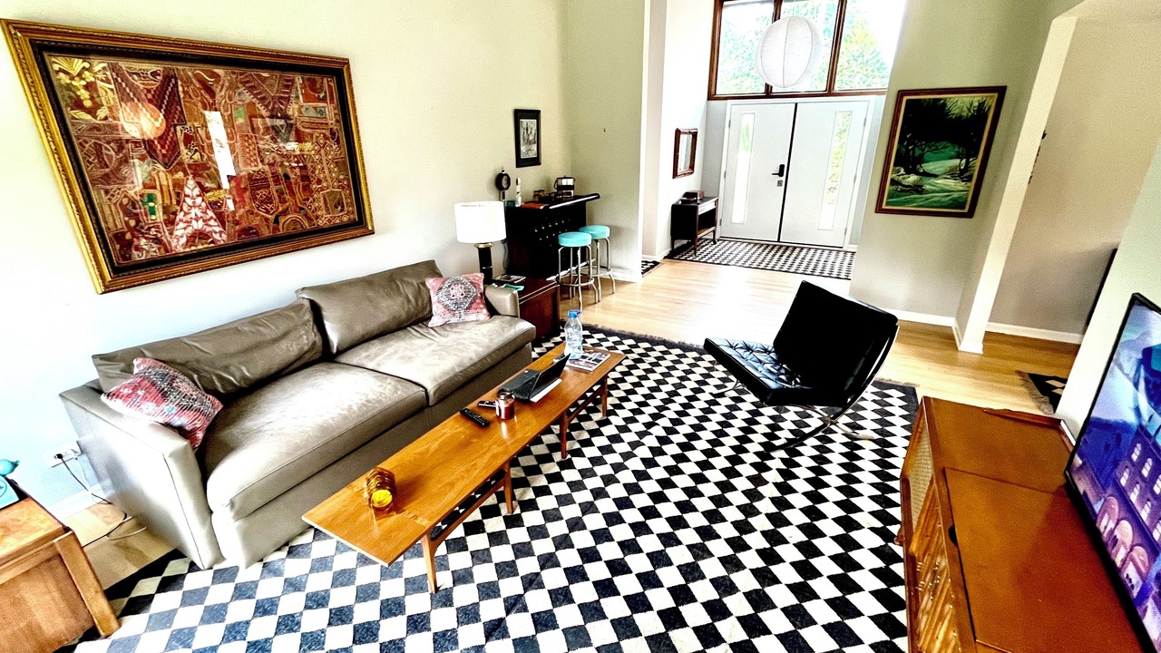 Photo of Livingroom in Glen Ellyn