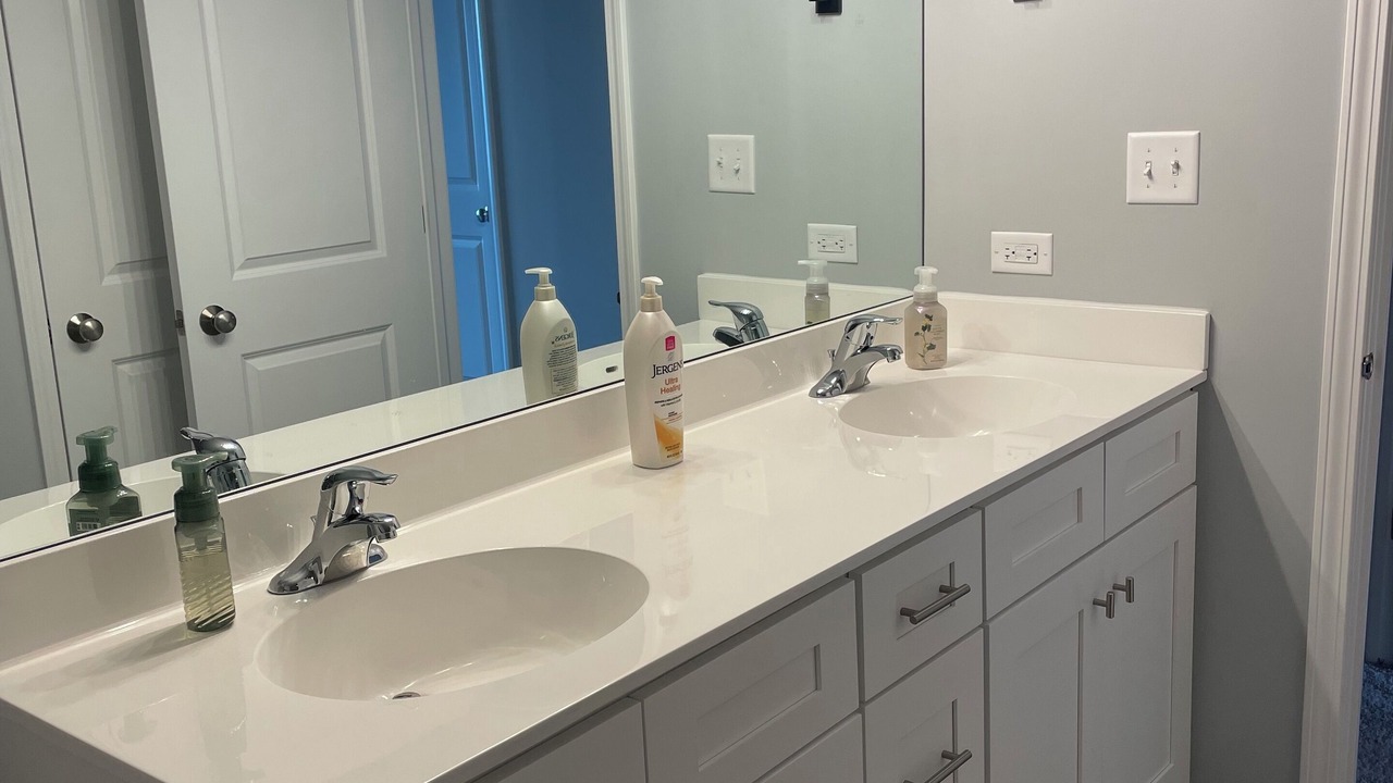 Photo of Bathroom in Manteno
