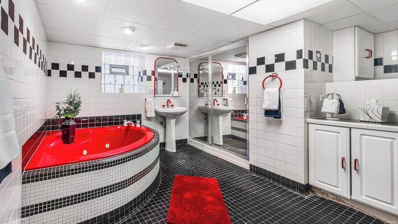 Photo of Bathroom in Forest Glen