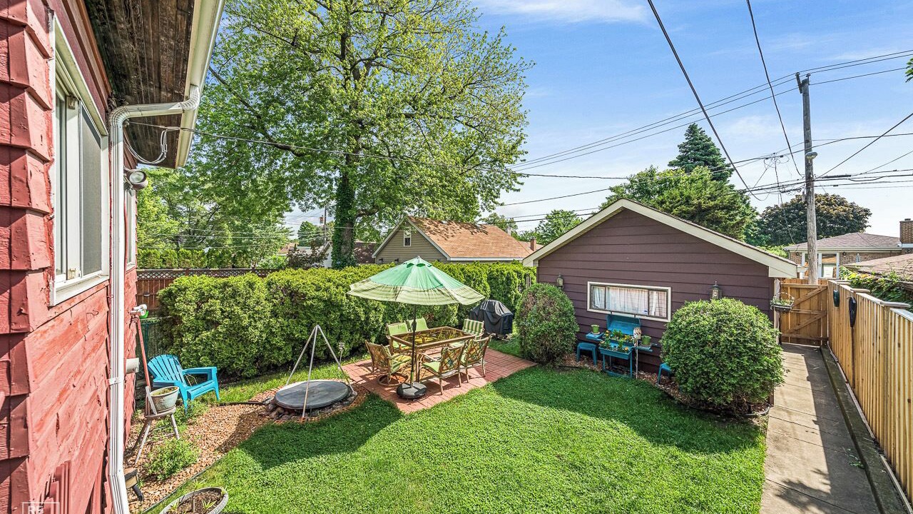 Photo of Outdoor in Forest Glen