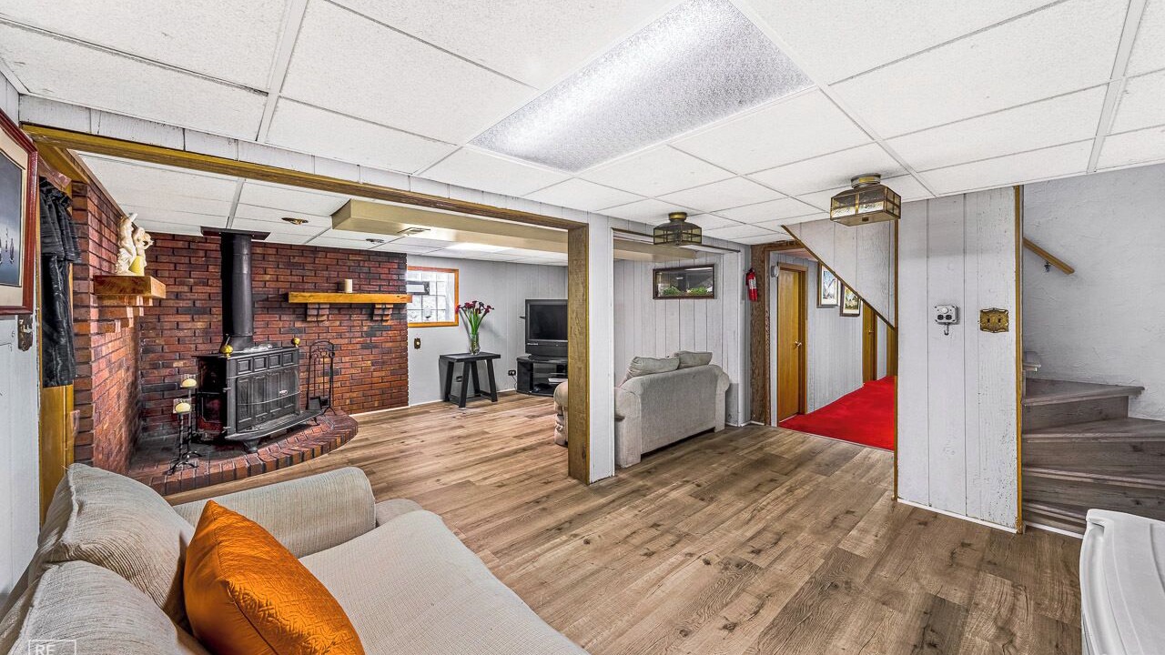 Photo of Livingroom in Forest Glen