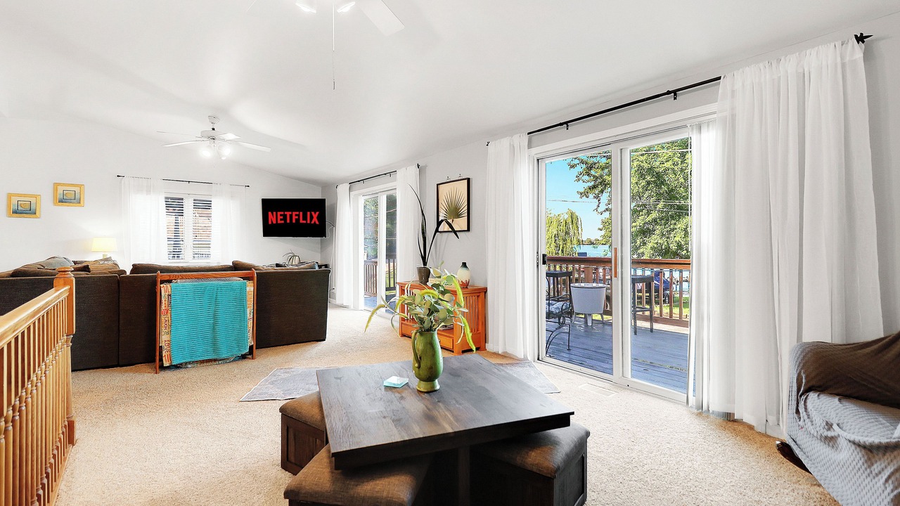 Photo of Livingroom in Fox Lake