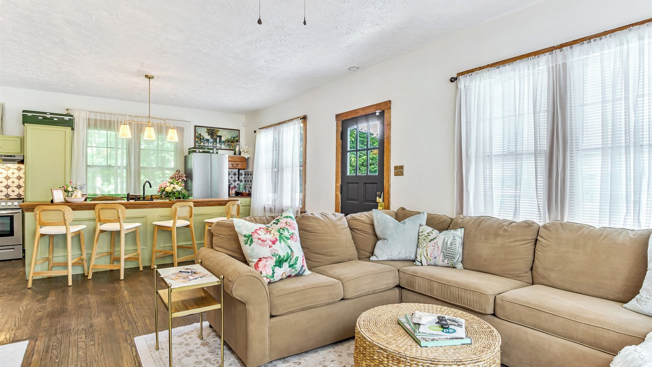 Photo of Livingroom in Edwardsville