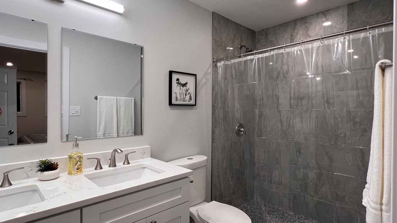 Photo of Bathroom in Des Plaines