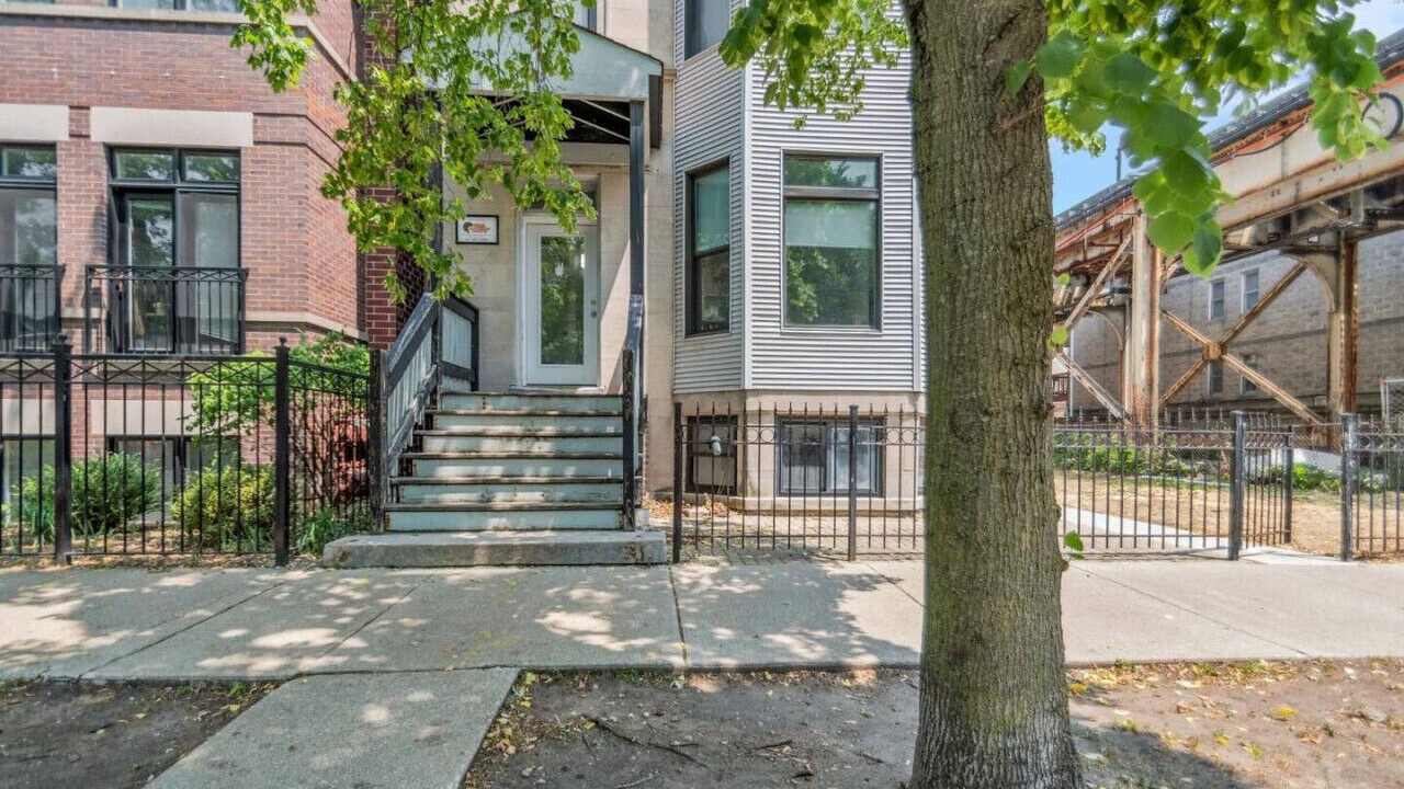 Photo of Outdoor in Lakeview