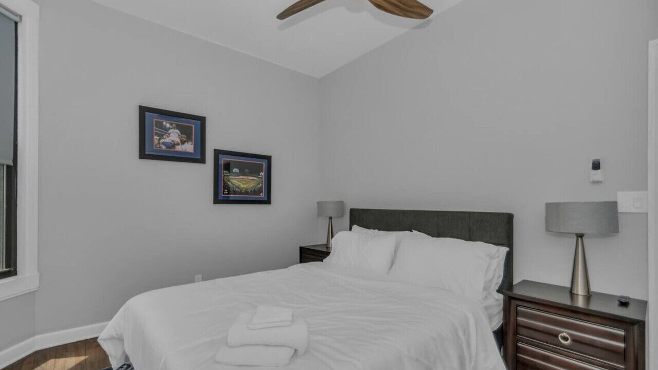 Photo of Bedroom in Lakeview