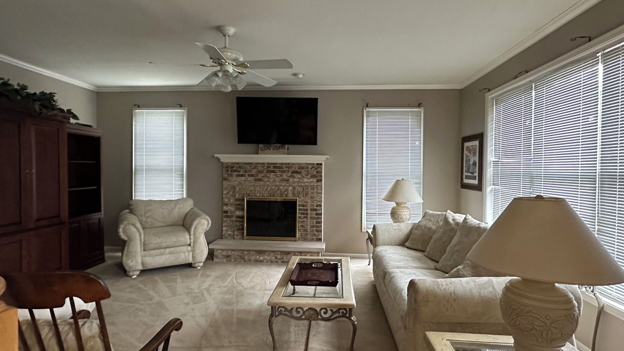 Photo of Livingroom in Carol Stream