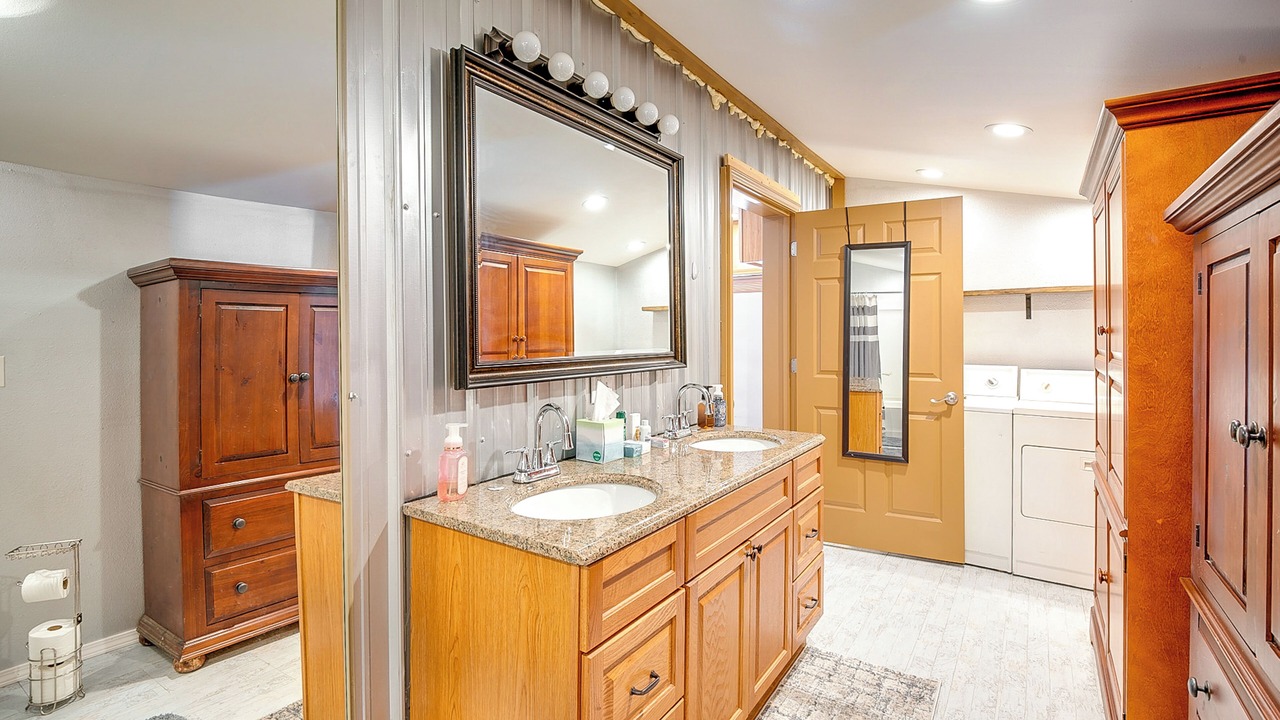 Photo of Bathroom in Murphysboro