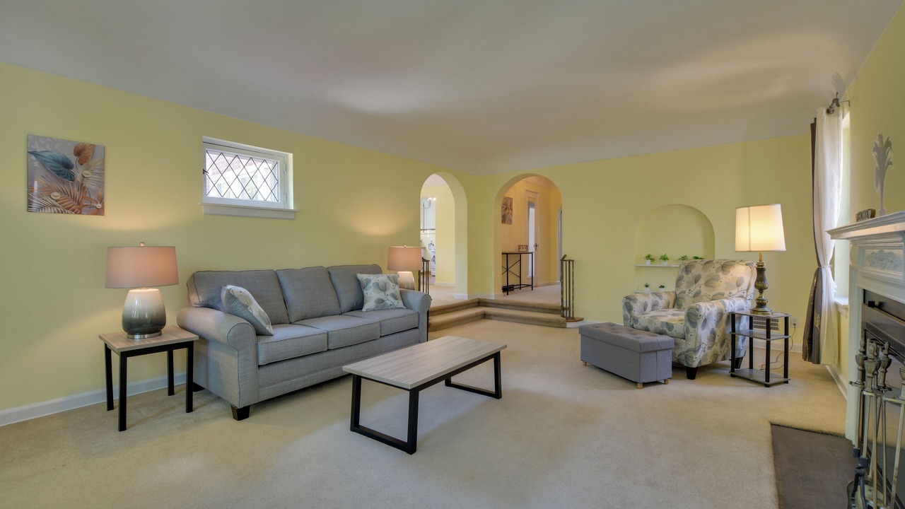 Photo of Livingroom in Beverly