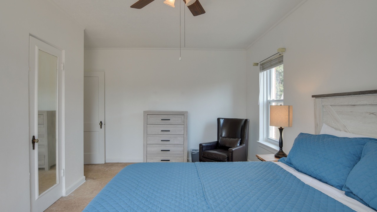 Photo of Bedroom in Beverly
