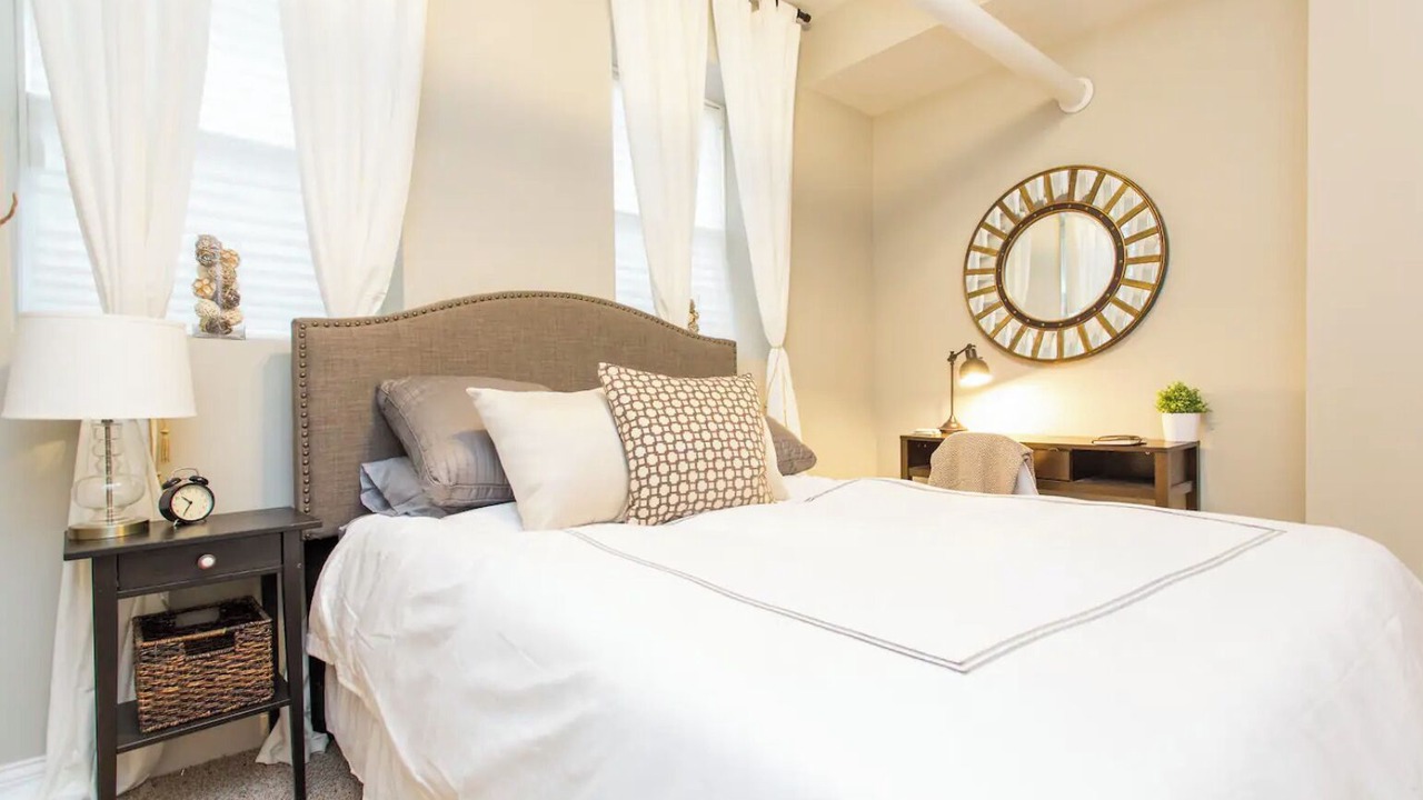 Photo of Bedroom in Lakeview