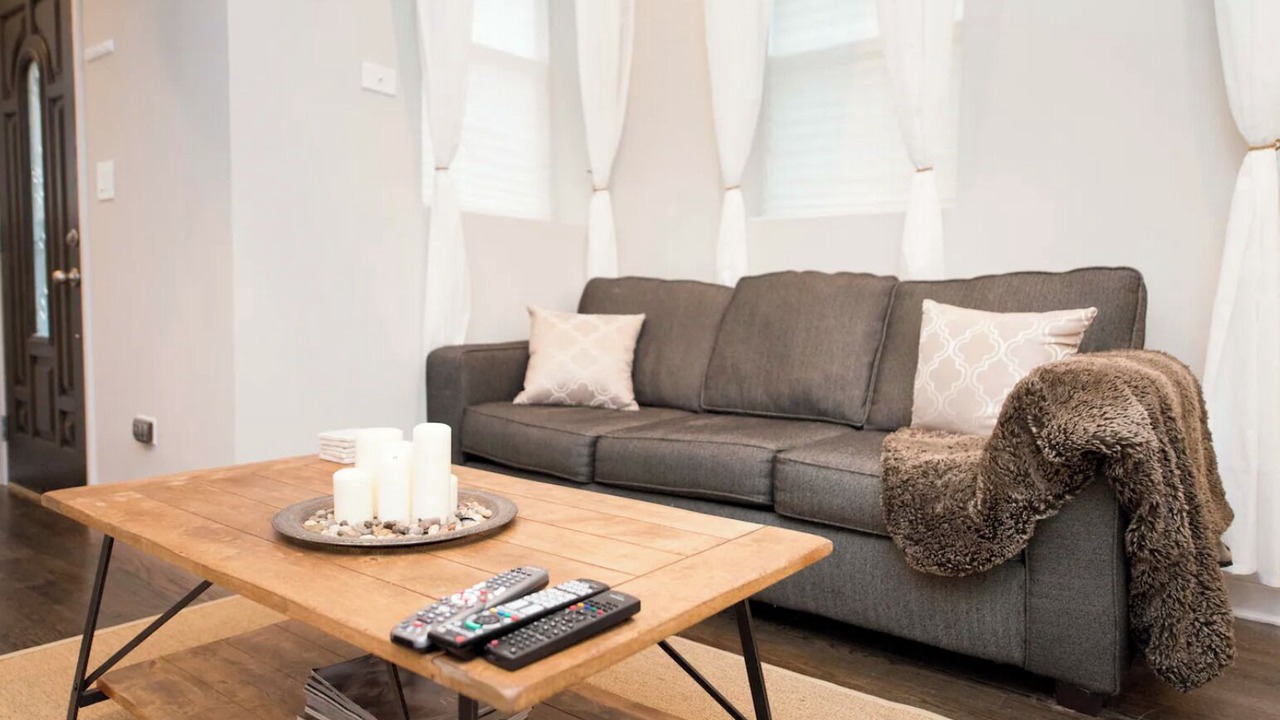 Photo of Livingroom in Lakeview