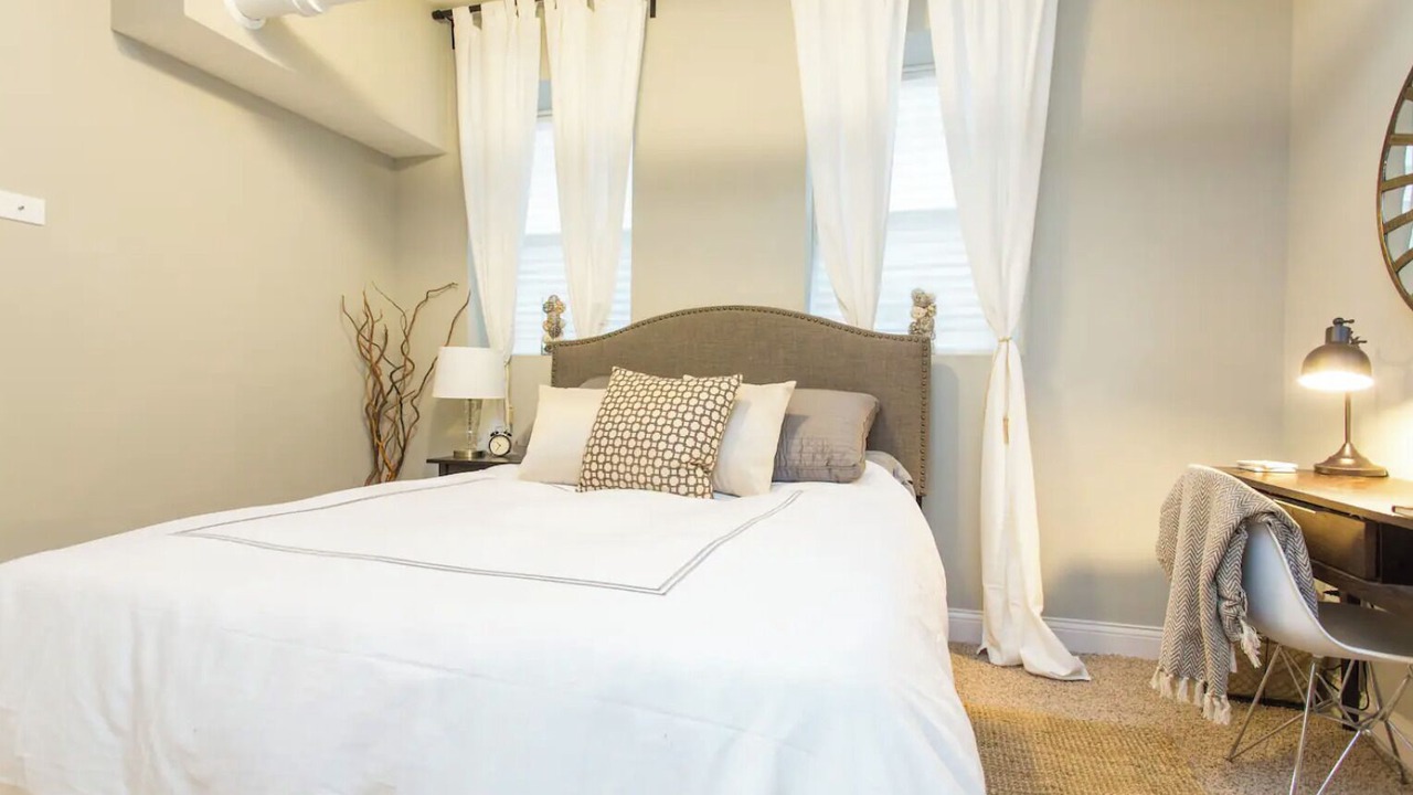 Photo of Bedroom in Lakeview