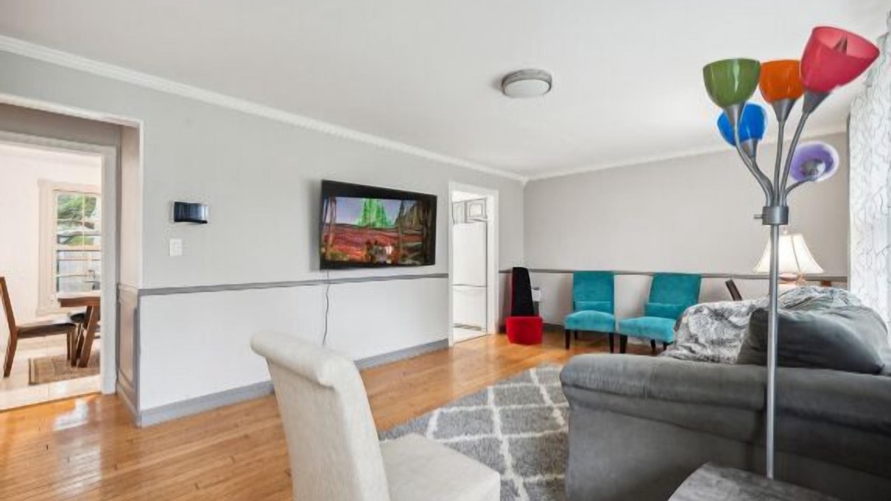 Photo of Livingroom in Elmhurst