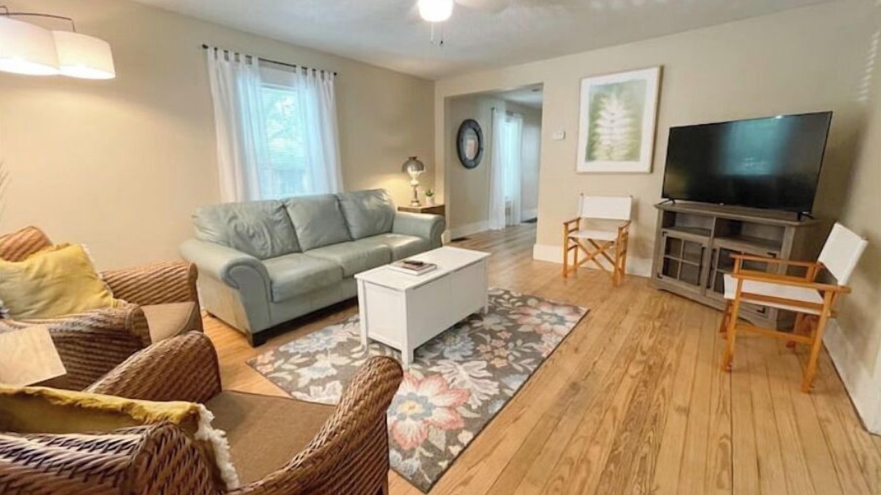 Photo of Livingroom in Carterville