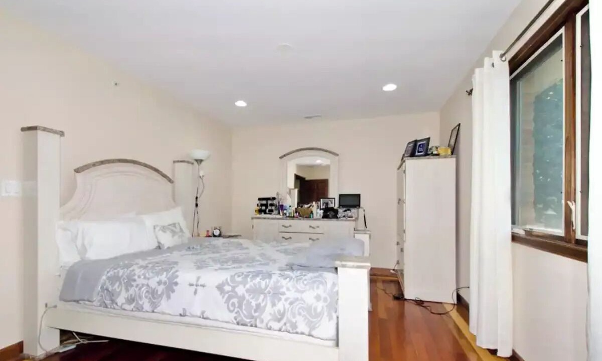 Photo of Bedroom in Skokie