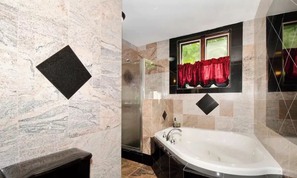 Photo of Bathroom in Skokie