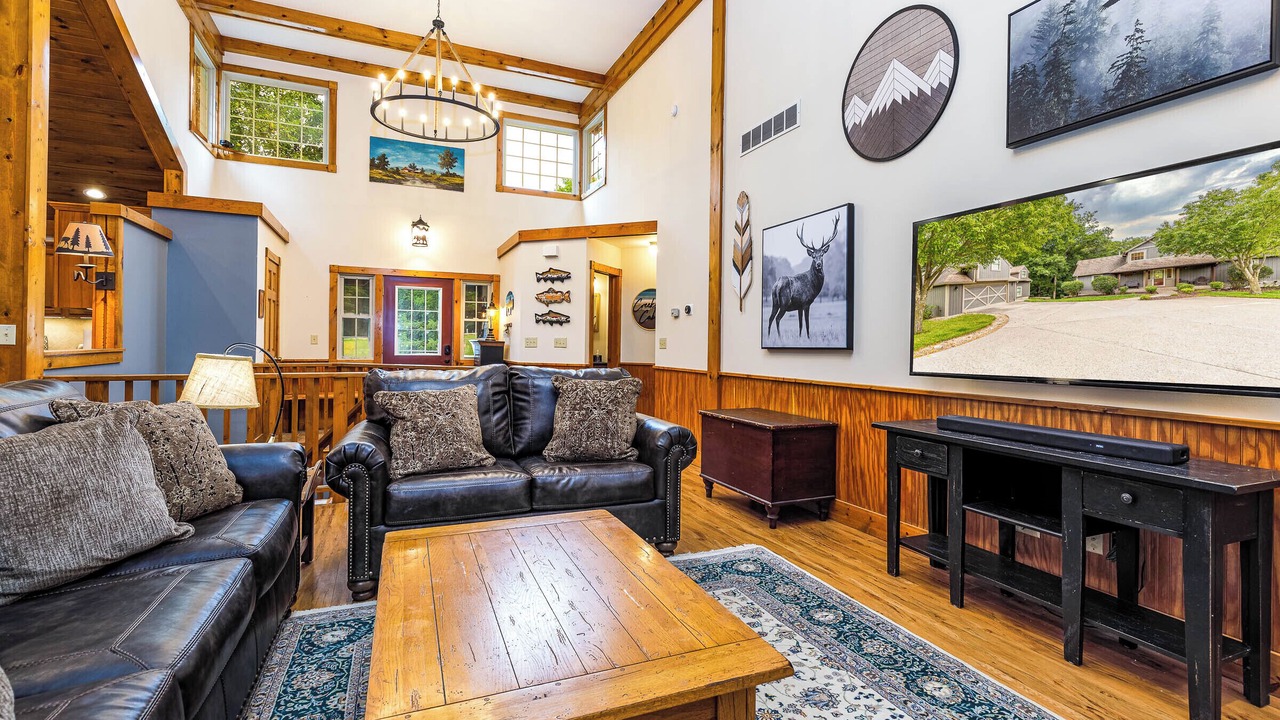 Photo of Livingroom in The Galena Territory