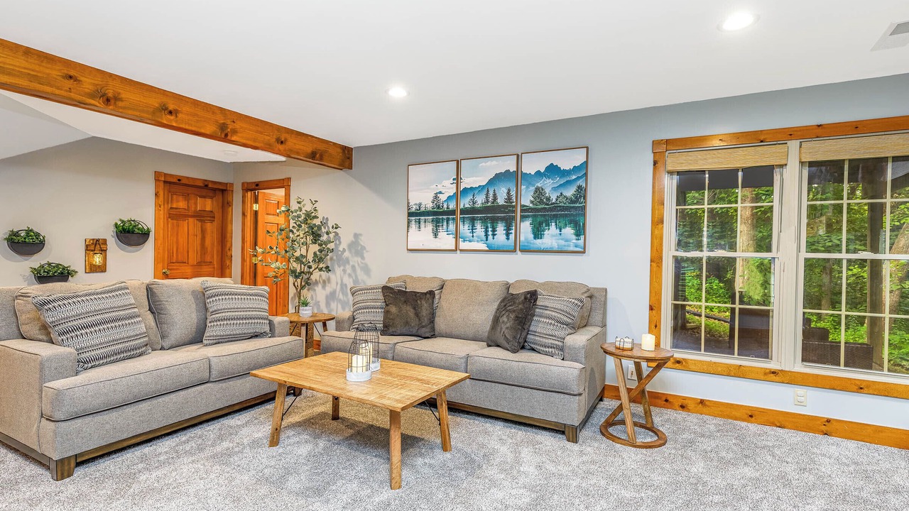 Photo of Livingroom in The Galena Territory