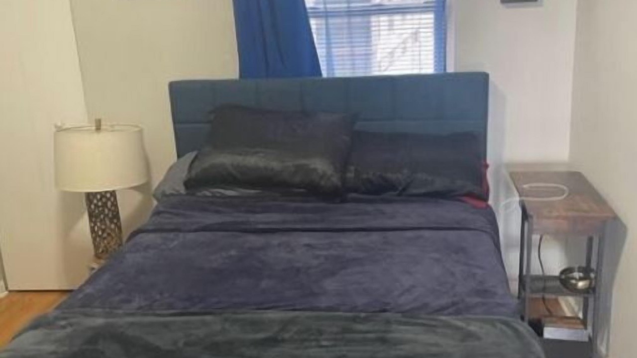 Photo of Bedroom in East Albany Park