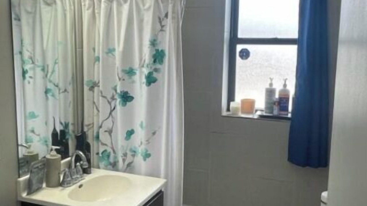 Photo of Bathroom in East Albany Park