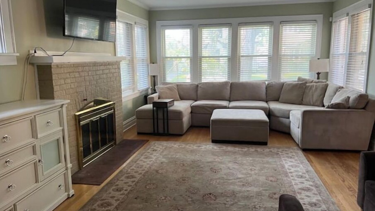 Photo of Livingroom in Evanston