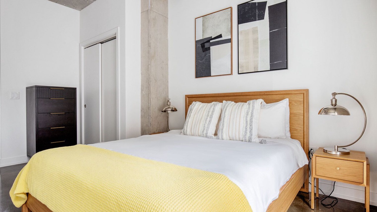 Photo of Bedroom in Near North Side