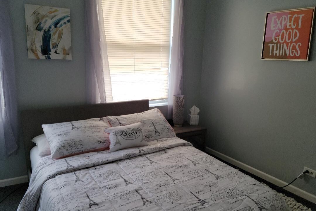 Photo of Bedroom in Morgan Park