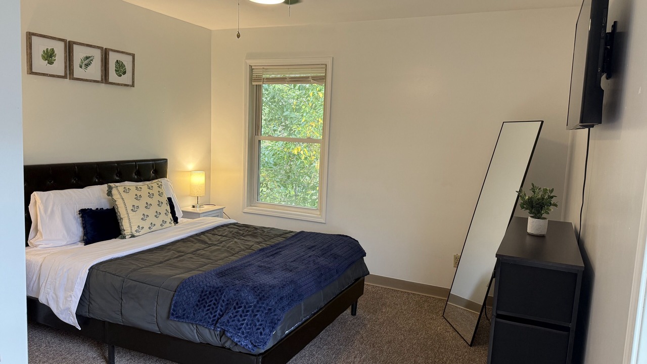 Photo of Bedroom in Macomb