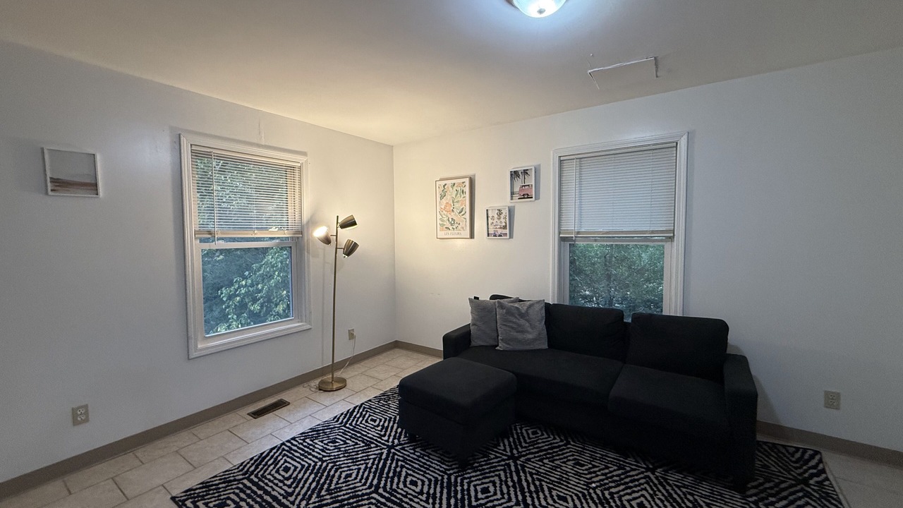 Photo of Livingroom in Macomb