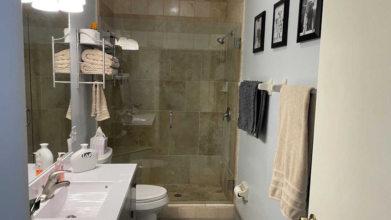 Photo of Bathroom in Taylorville