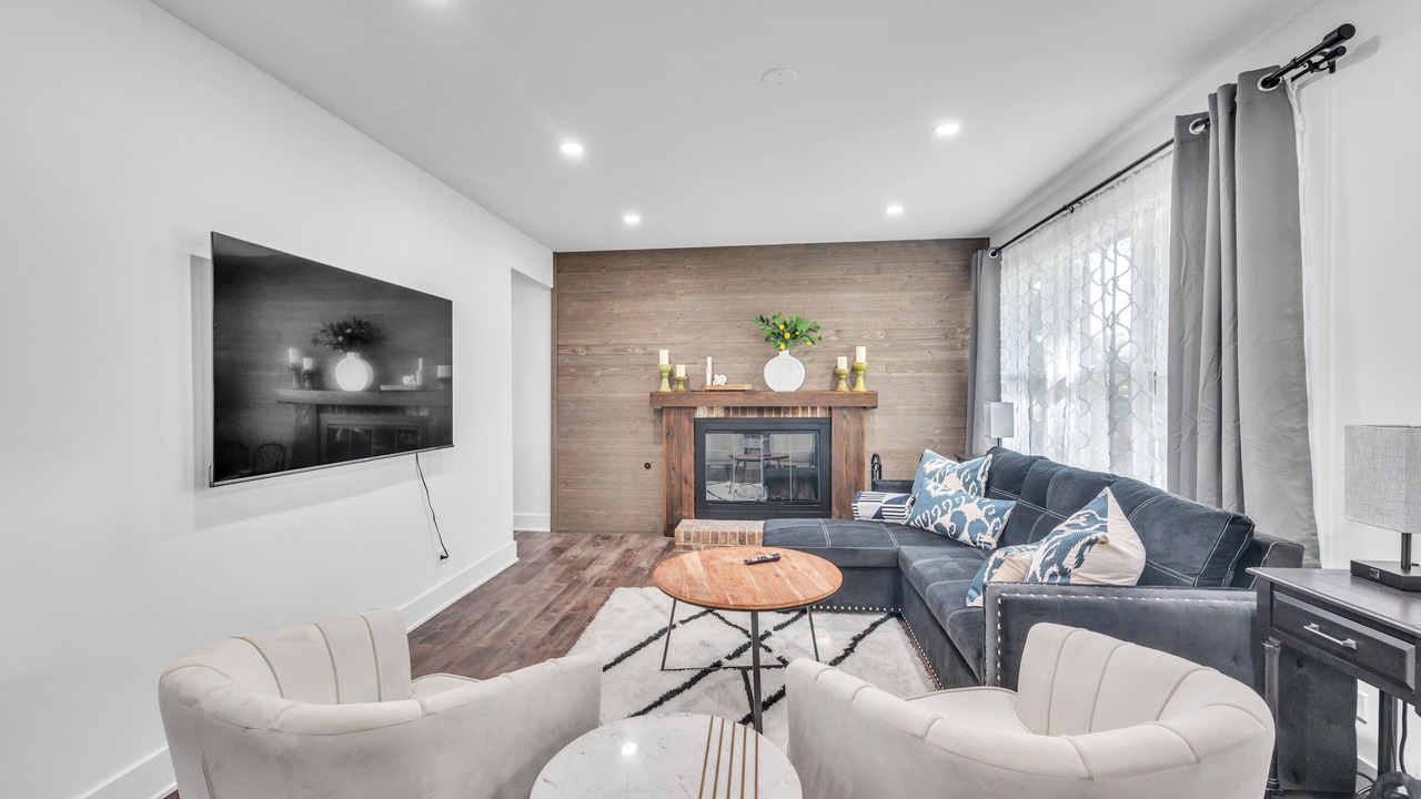Photo of Bedroom in Rolling Meadows