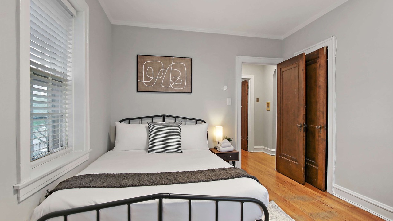 Photo of Bedroom in Cragin