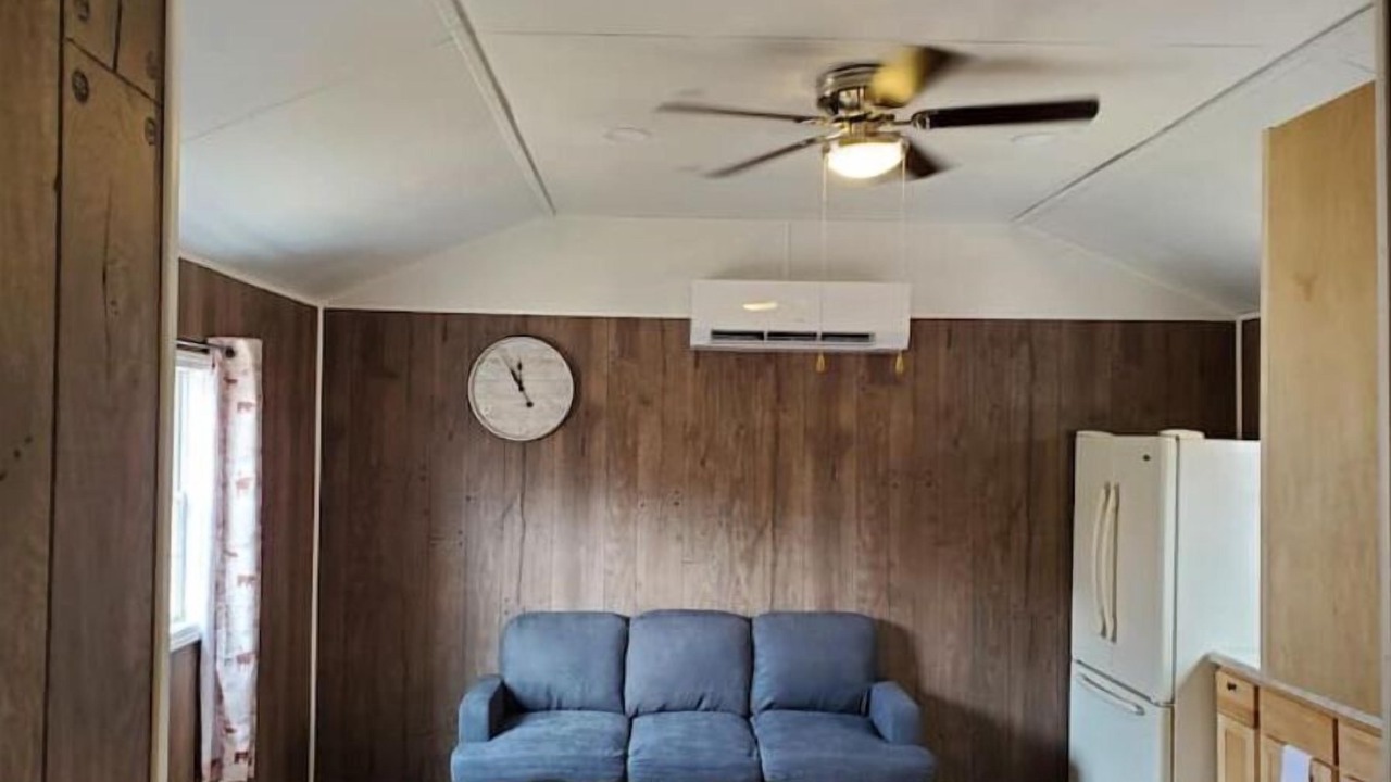 Photo of Livingroom in New Boston