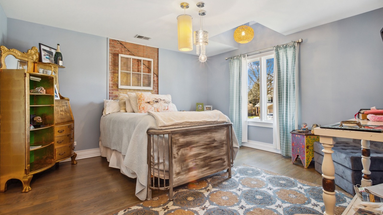 Photo of Bedroom in Arlington Heights
