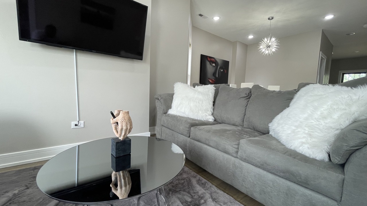 Photo of Livingroom in Greater Grand Crossing