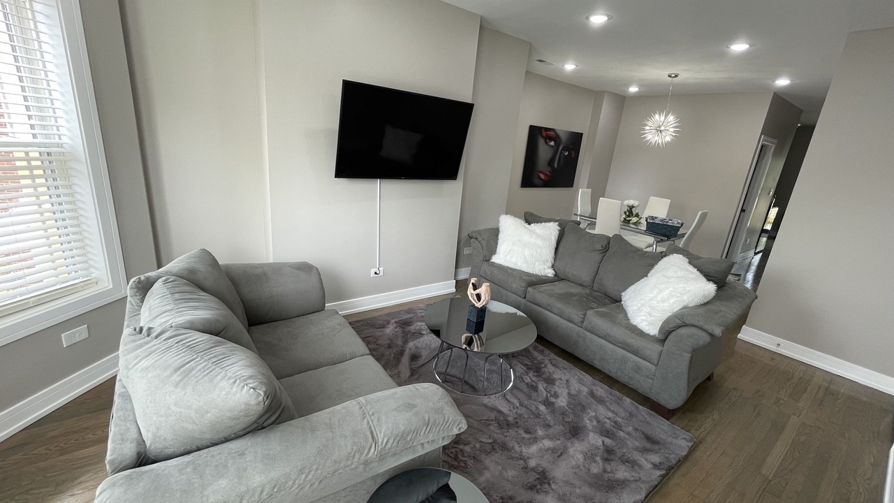 Photo of Livingroom in Greater Grand Crossing
