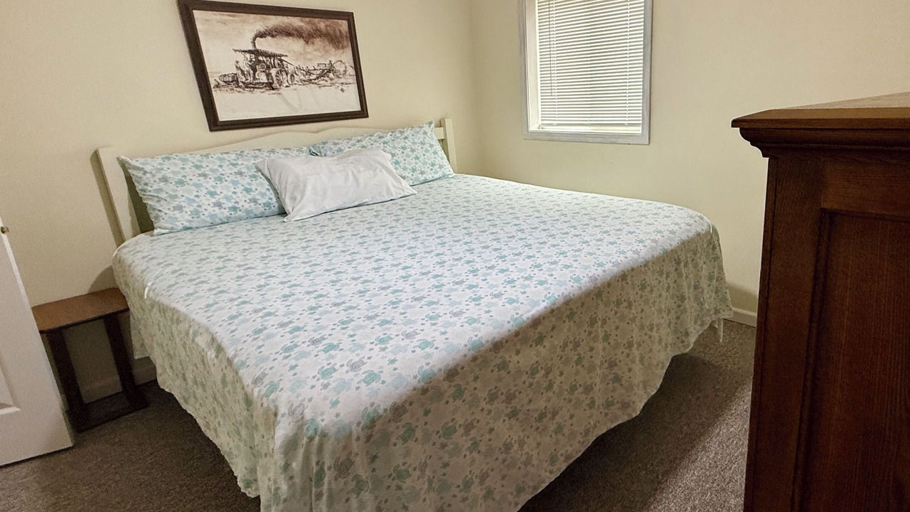 Photo of Bedroom in Pontoosuc
