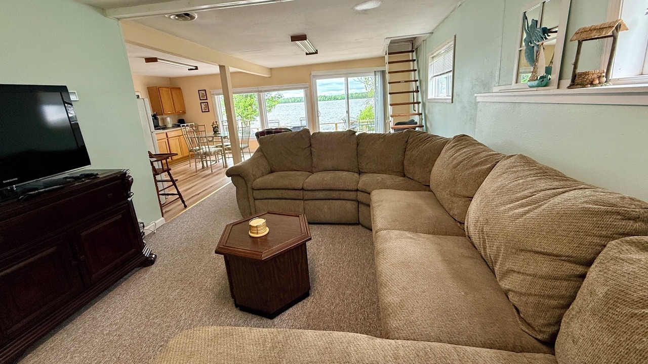 Photo of Livingroom in Pontoosuc
