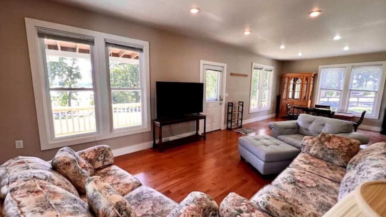 Photo of Livingroom in Hamilton