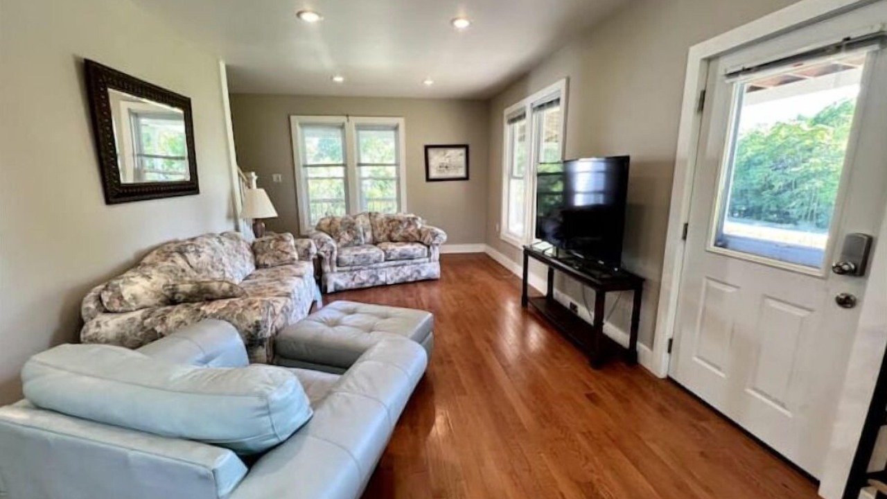 Photo of Livingroom in Hamilton