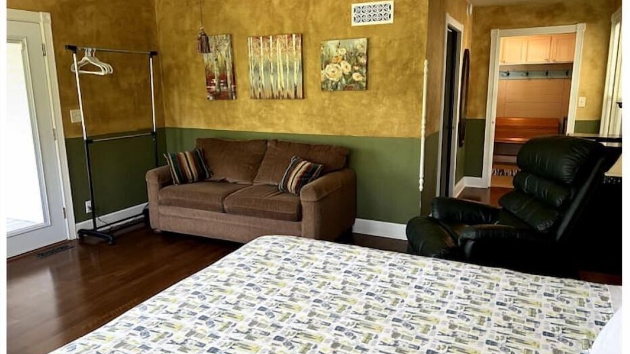 Photo of Bedroom in Hamilton
