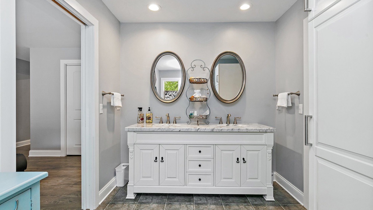 Photo of Bathroom in Batavia