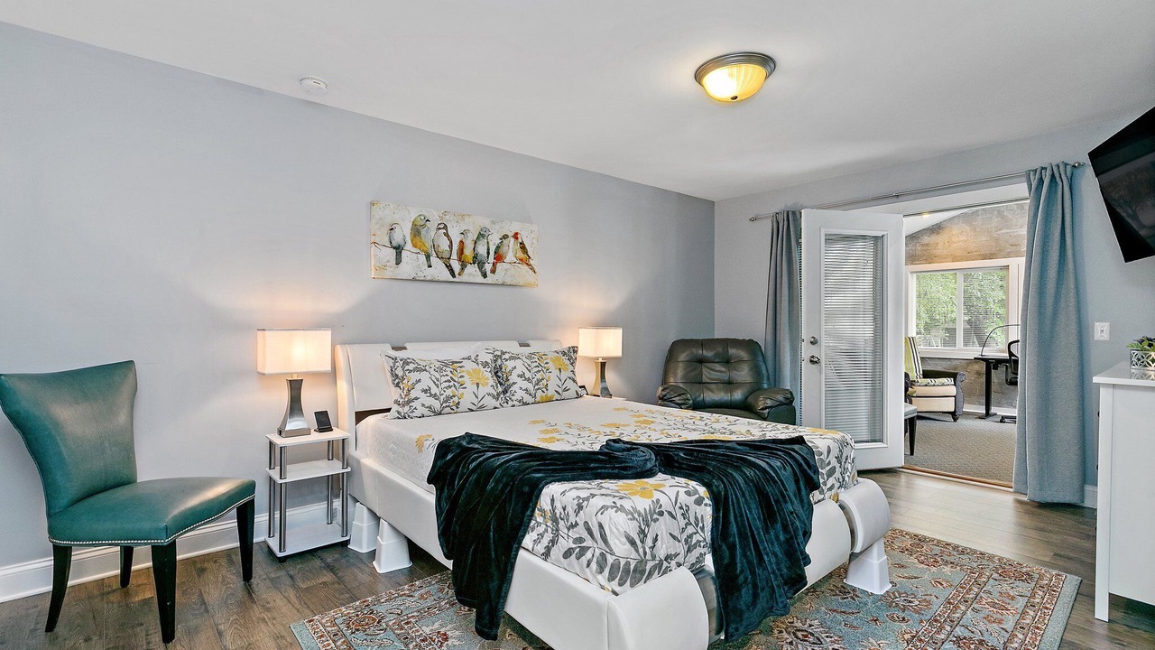 Photo of Bedroom in Batavia