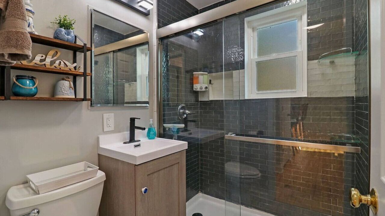 Photo of Bathroom in Fox Lake